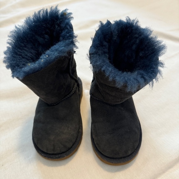 UGG 7 Navy Blue Bailey Bow Classic Boots w/ Shearling Lining - Picture 3 of 8